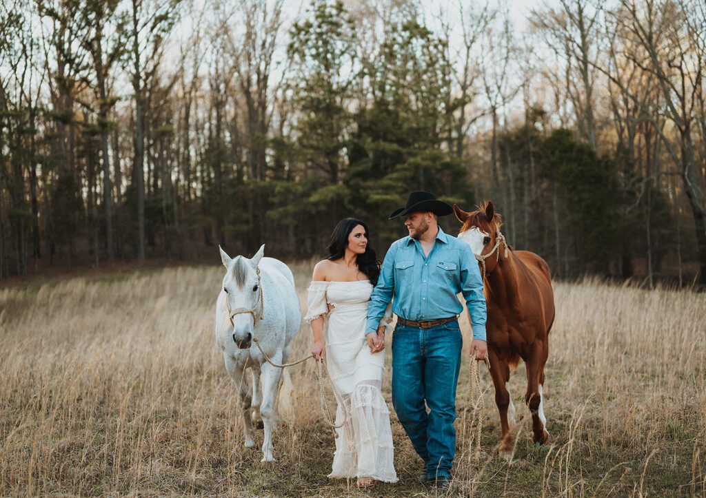 engagement pictures with horses
