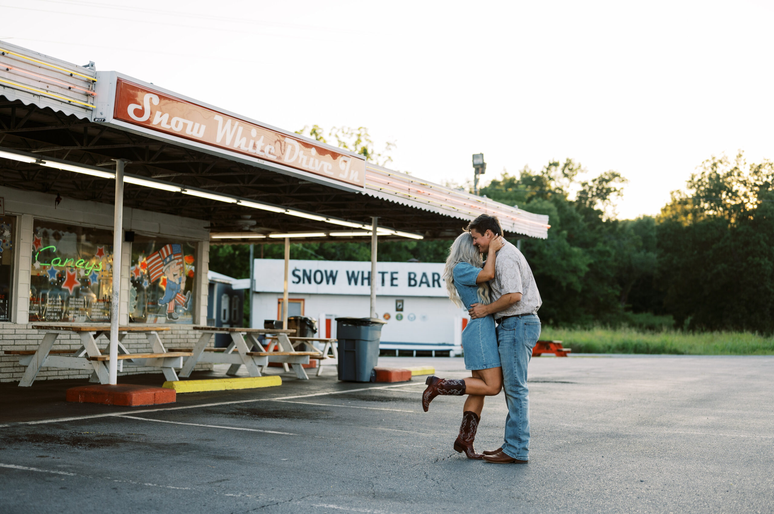 Nashville couple posing for engagement pictures