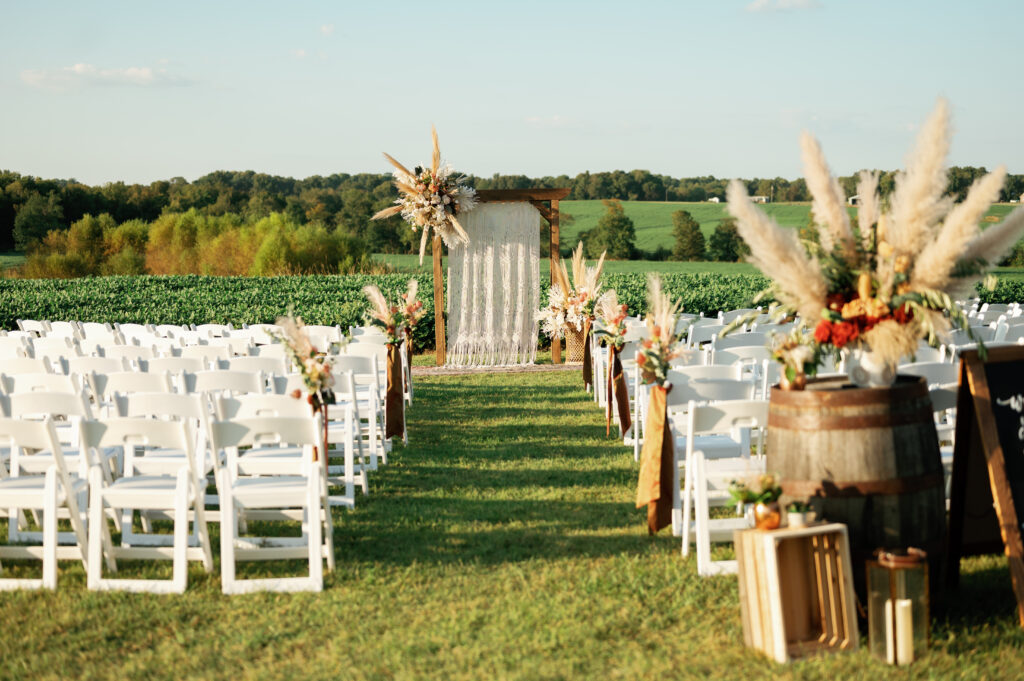 Wedding decor for an outdoor backyard wedding in Tennessee. 